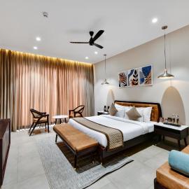 Maira Resort and Convention Centre โรงแรมในRaipur