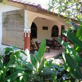Bali Budget Beach Bungalow, hotel in Candidasa