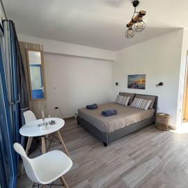 Mare Calmo Studios, Chios