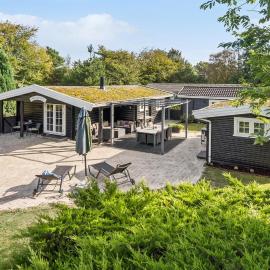 3 Bedroom Cozy Home In Ulfborg, מלון בUlfborg