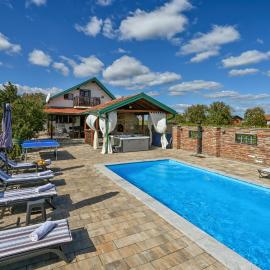 Beautiful Home In Prugovac With Sauna