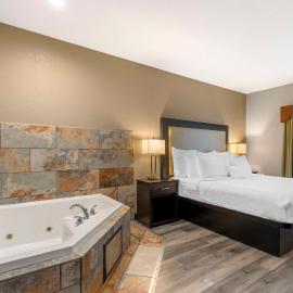 Best Western Plus Des Moines West Inn & Suites, hotel en Clive