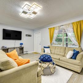 3 Mi to USF: Chic Home w/ Yard in Tampa!