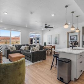 Red Rock Oasis - Brand New Home 3-Bed Sleeps 10