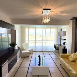 Elegante Apartamento en Costa Azul, con Agua 24H