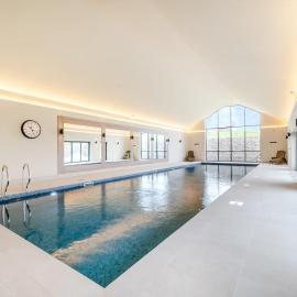Knights Lodges, hotel in Newton Solney