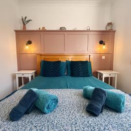 Potters Lodge - private parking & self check in