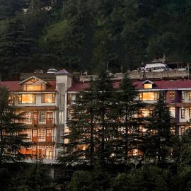 Pax Hotel Ark 150 meters from Mall Road