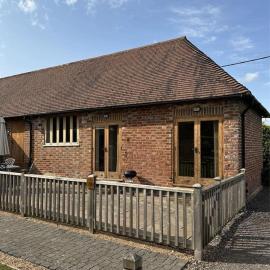 4 Coopers Cottages, Bodiam, East Sussex, hotelli kohteessa Sandhurst