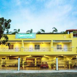Redfox Cinemascope An Apart Hotel