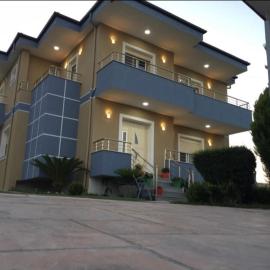 Villa Olive Tree โรงแรมในฟิเอร์