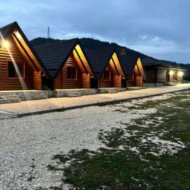 Alpin Chalet, hotell i Rucăr