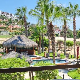 Beach Eateries Shops 10 min walk Golf view