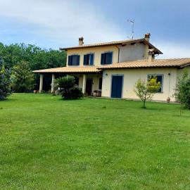 Agriturismo Podere Bianca Maria，內皮的飯店