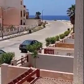 فيلا ترى البحر بقرية أندلسية مطروح بالتكييفات, hotel in Marsa Matruh