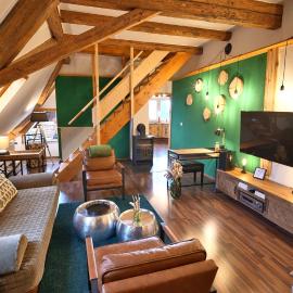 Design - Green Loft Schwarzwald - 120 qm - Terrasse - Kamin - Ideal für Gruppen, hotel v mestu Winzeln