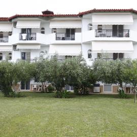 Badis Haus، فندق في توروني