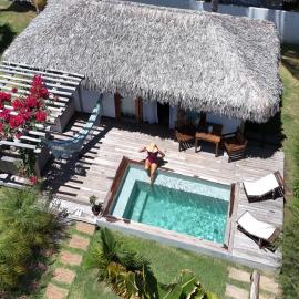 Tiki Pool's Bungalows, hotel a Fortim