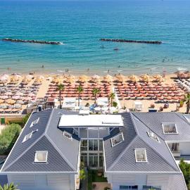 Albergo Punta de l'Est, hotel in Francavilla al Mare