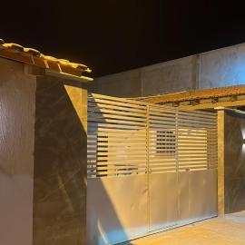 Quarto Suíte independente da casa com garagem