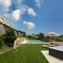 Luce Boutique Hotel, hotelli kohteessa Fortunago