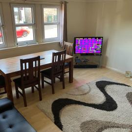 Cosy, convenient, sought after location with private parking, hotel in Gourock
