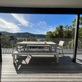 Picturesque Waikawa - Picton Holiday Home