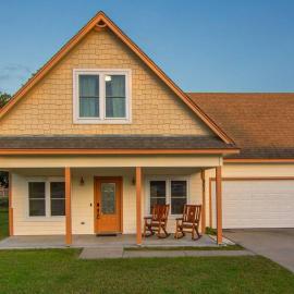 3 Bedroom House 5 Min Walk to Square