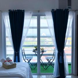 Modern 1BR with Balcony & Pool, Next to SM Mall