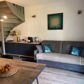 Mini Villa luxueusement équipée T4 duplex 75 m2 dans résidence Fiori di Cala Rossa superbement arborée - chez Anne avec très grande piscine de 350 m2 chauffée