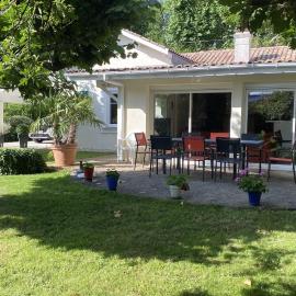 Idéalement situé - superbe jardin - 200m plage