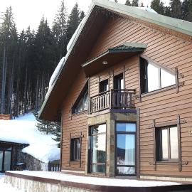 Shale Anemona, hotelli kohteessa Bukovel