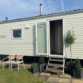 Ecco Lodge Caravan, hotel in Leysdown-on-Sea