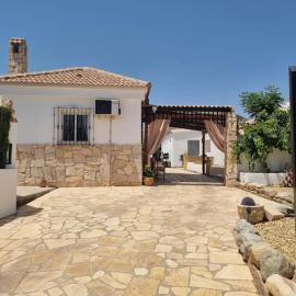 Casa Bella - 2 Bedroom Villa - Arboleas, hotel u gradu 'Arboleas'
