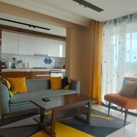 Chic and modern apart with parking and rooftop