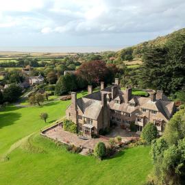 Luxury Bed And Breakfast at Bossington Hall in Exmoor, Somerset, hotel di Porlock