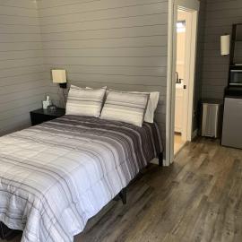 TeePee Room 5- Newly Renovated, hotel a Roscommon