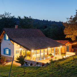 Fészek Villa