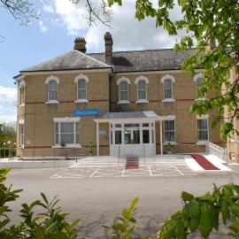 홀리에 위치한 호텔 Gatwick Cambridge Hotel