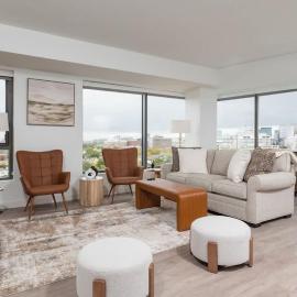 Central Penthouse Harvard MIT Spacious Gym & Work, отель в Кембридже