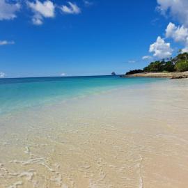 Ste Luce, N° 11 Appart -300m Plage de Mabouyas, Hotel in Corps de Garde