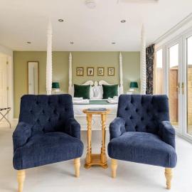 Stylish country apartment near Rookery Hall, hotel u gradu 'Worleston'