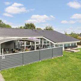 Cozy Home In Ebeltoft With Sauna, hotel sa Ebeltoft