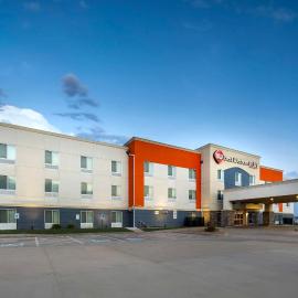 Best Western Plus Pratt，Pratt的飯店
