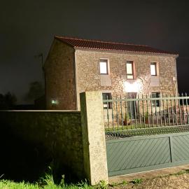Casa Rural con barbacoa y juegos