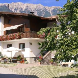 Haus Gamper-Haselwanter: Tarrenz şehrinde bir otel