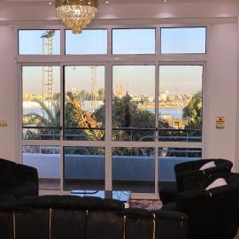 Luxury Nile View Beautiful Balcony, hotel a Luxor