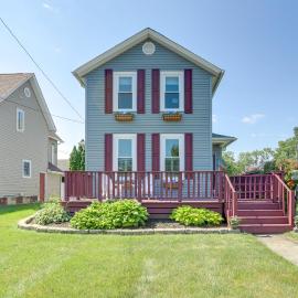 Vermilion Home - Walk to Main Street Beach!, hotel a Vermilion