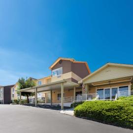 Best Western Topaz Lake Inn, хотел в Гарднървил