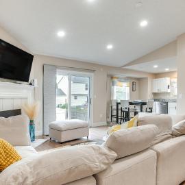 8 Mi to Downtown: Pet-Friendly Columbus Home